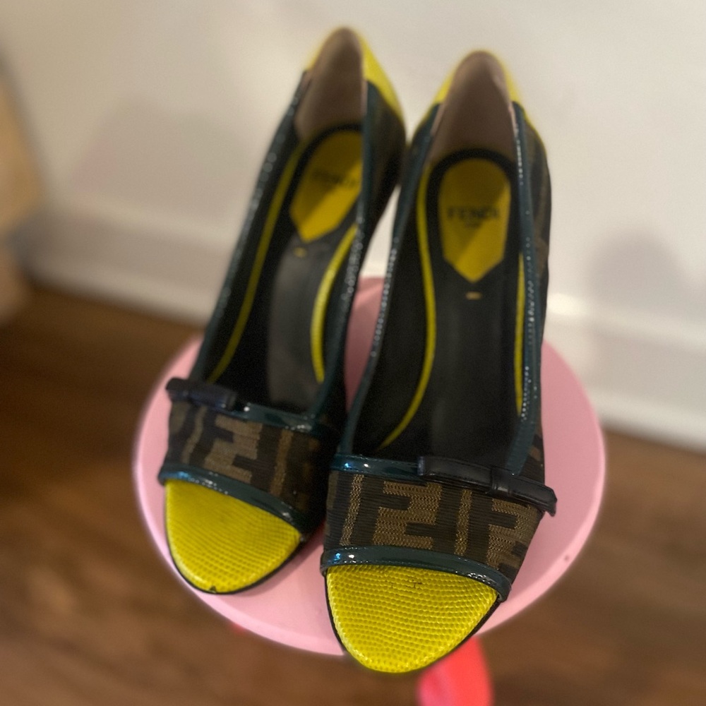 Fendi Yellow and Black Heels with Modern Design